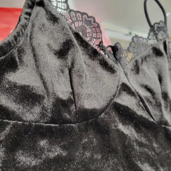 SHEIN Velvet Crop  Top - Picture 5 of 5